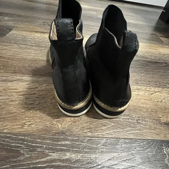 Kelly & Kate Ankle Boots - Picture 7 of 13